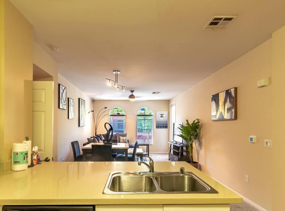 Apartamento Lovely 2Br/2Ba!5Min To Disney! Angelstadium! Hondacenter. Anaheim Exterior foto